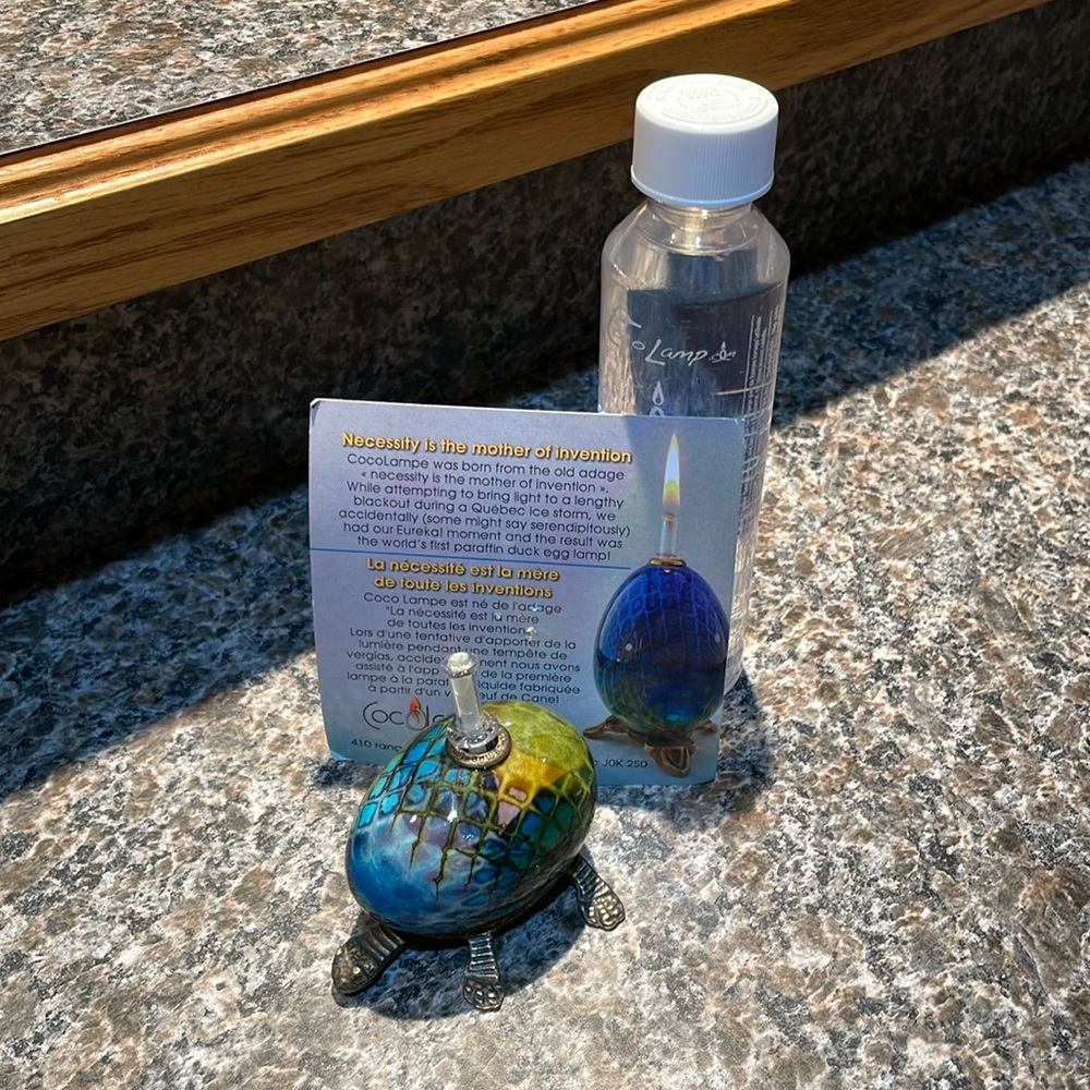 Coco lampe. Original packaging available.  Hand painted duck egg on turtle base